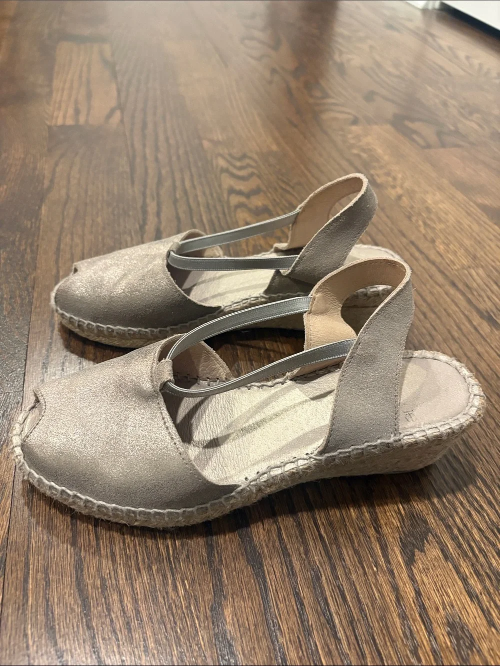 Andre Assous comfortable silver